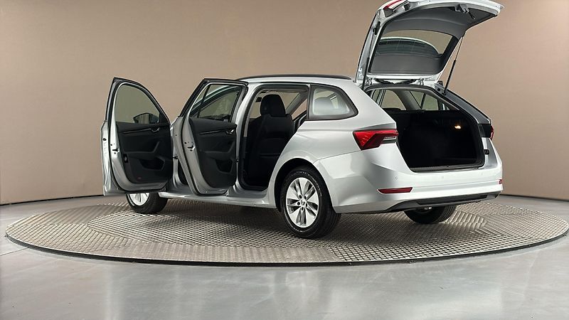 Škoda Octavia 1.0 TSI Ambition Combi - fotka 7 z 24