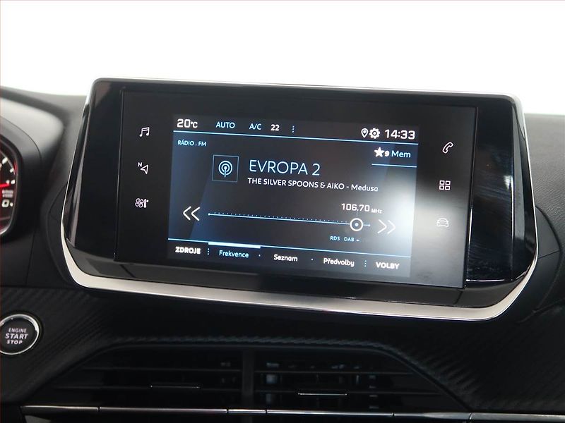 Peugeot 2008 (2021) 1.2 PureTech, Automat, ČR - fotka 12 z 14