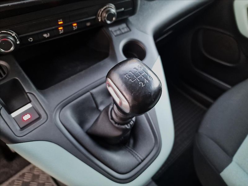 Citroën Berlingo 1.5 BlueHDi 100 Feel, ČR,1Maj - fotka 33 z 47