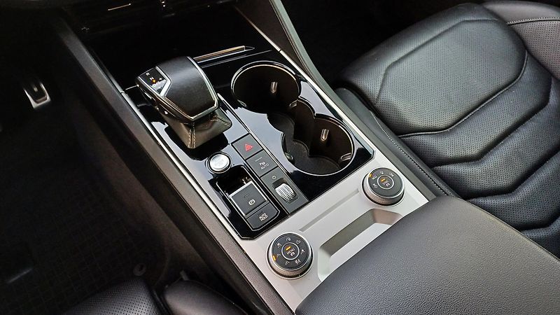 Volkswagen Touareg TSI 250kW R-LINE - fotka 19 z 33