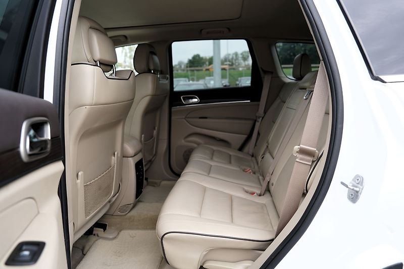Jeep Grand Cherokee 3.0 CRD/Overland/Facelift/250 - fotka 35 z 46