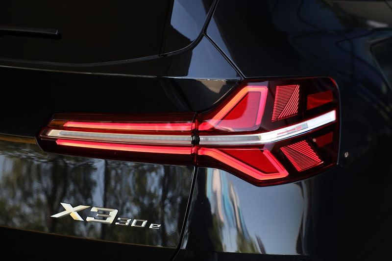 BMW X3 30e xDrive - fotka 18 z 18