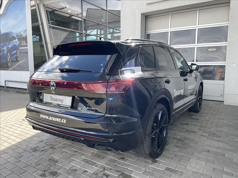 Volkswagen Touareg (2025) 3,0 TSI 340 kW eHybrid  R - fotka 6 z 16