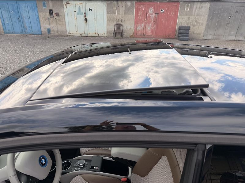 BMW i3 (2021) 120 Ah • 2021 • TOP výbava  - fotka 14 z 31
