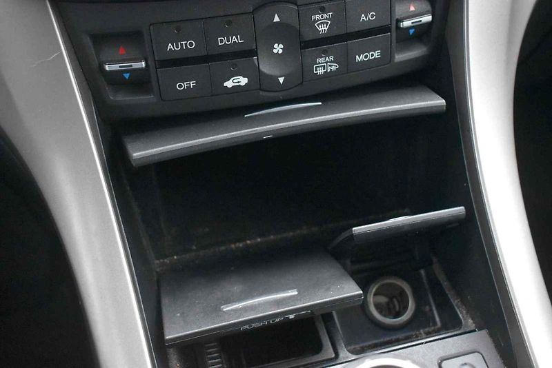 Tentokrát jsem otestoval dvanáctiletý kombík Honda Accord