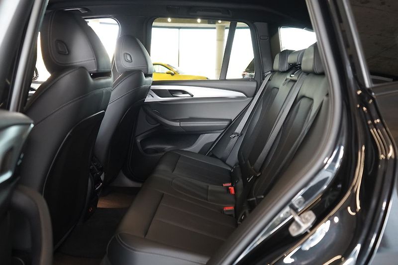 BMW X3 30e xDrive, M Sport, Head-up - fotka 38 z 42