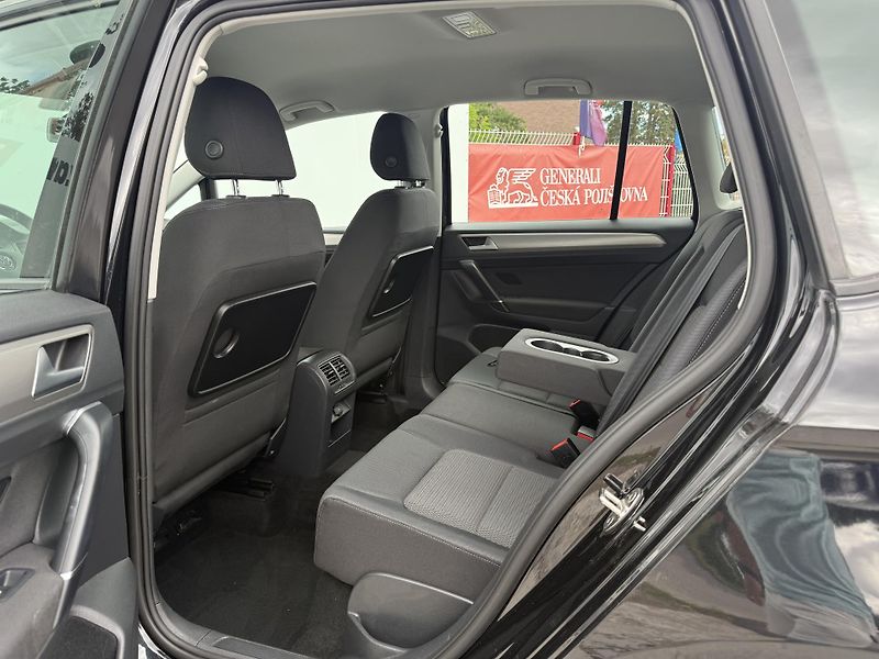 Volkswagen Golf Sportsvan (2015) 1.2 TSI plná ser. historie - fotka 11 z 37