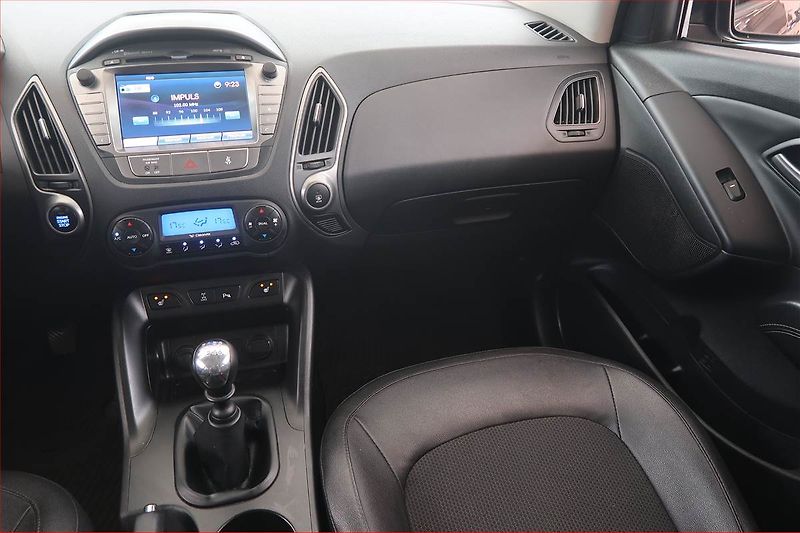 Hyundai ix35 (2015) 2.0 CRDi, 4X4, Navi, Tempomat - fotka 8 z 17