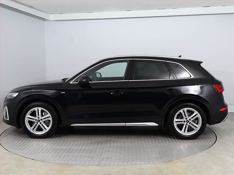 Audi Q5 (2023) 40 TDI - fotka 3 z 23