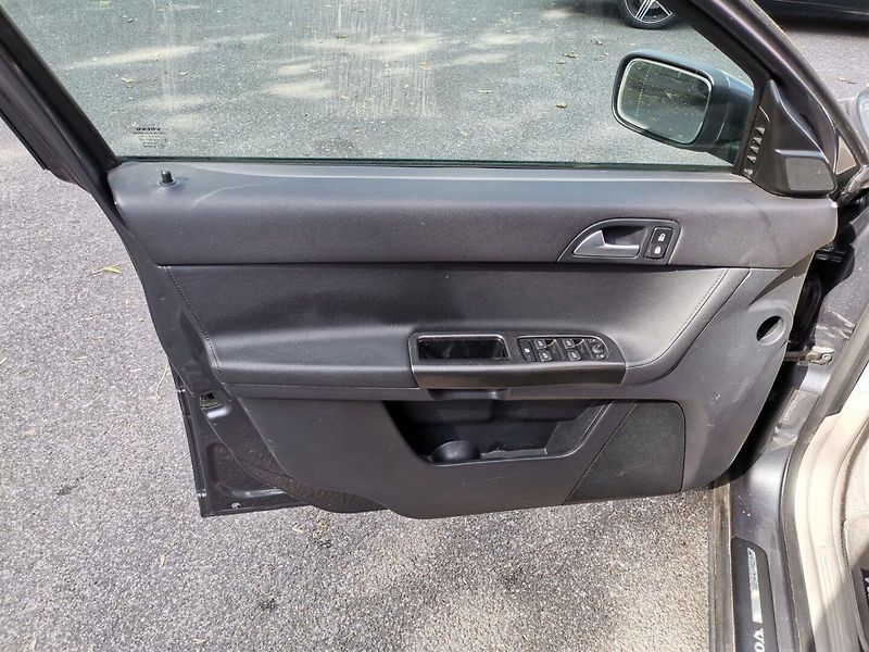 Volvo V50 (2005) 2.0D 100kw Klima Tažné Z. - fotka 8 z 26