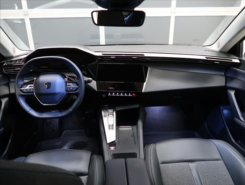 Peugeot 308 1,2 PT AT ALLURE NAVI KAMERA - fotka 12 z 29