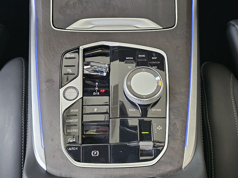 BMW X7 xDrive40d - fotka 26 z 36