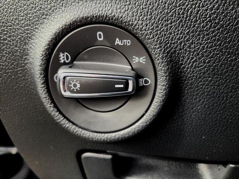 Škoda Superb 1,4 TSI,PHEV,DSG,LED,NAVI,VÝHŘ - fotka 36 z 47