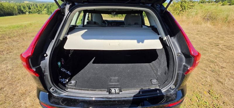 Volvo XC60 (2021) B4 AWD - fotka 22 z 30