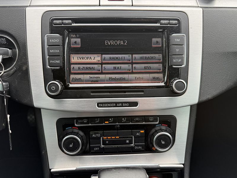 Volkswagen Passat 2,0TDI 4MOTION TAŽNÉ - fotka 16 z 21