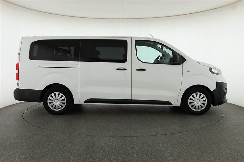 Peugeot Expert (2018) 2.0 BlueHDi, Bus, 8Míst, ČR - fotka 6 z 17