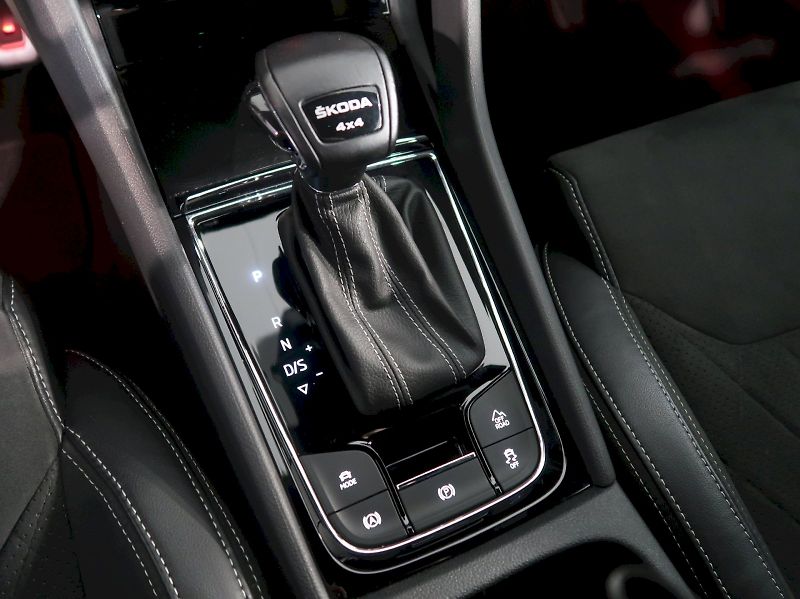 Škoda Kodiaq (2022) SPORTLINE 2.0TDI 147KW 4x4 DSG - fotka 29 z 38
