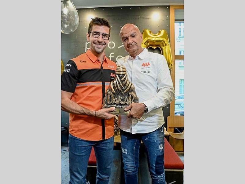 Martin Macík v posádce s Františkem Tomáškem a Davidem Švandou to dokázal. Navázal na legendárního Karla Lopraise a po třiadvaceti letech je dalším českým vítězem Rallye Dakar.