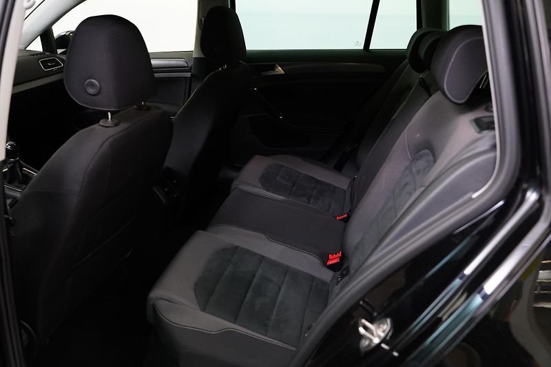 Volkswagen Golf - fotka 23 z 24