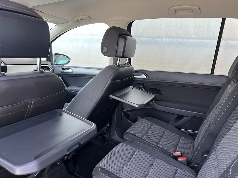 Volkswagen Touran (2023) 1.5TSi 110kW DSG! 7-míst! Navi - fotka 17 z 37