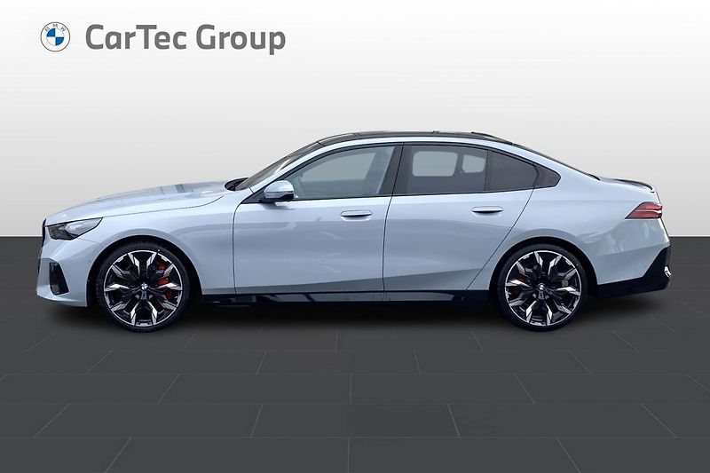 BMW Řada 5 540d xDrive Sedan - fotka 4 z 9