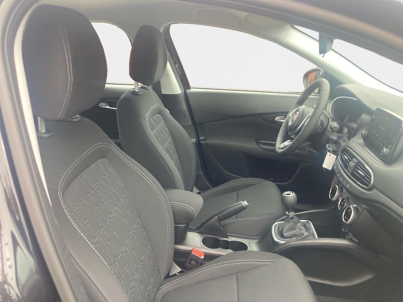 Fiat Tipo (2026) Sedan Urban 1.6 MultiJet 130k  - fotka 15 z 15