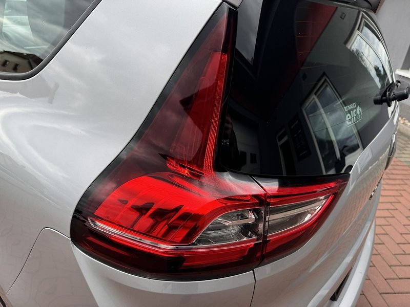 Renault Scénic (2017) 1.5dCi Navi Digi Klima - fotka 39 z 45