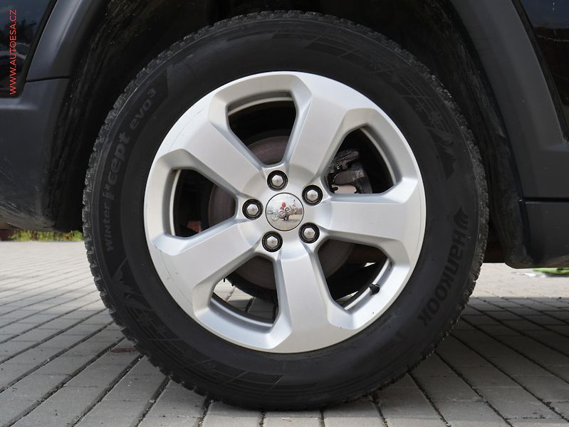 Jeep Compass (2019) 1.4 T, Limited, TZ, kůže - fotka 19 z 20