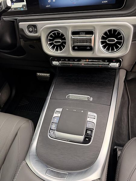 Mercedes-Benz Třídy G (2025) G450 AMG superior nez.topení  - fotka 17 z 22