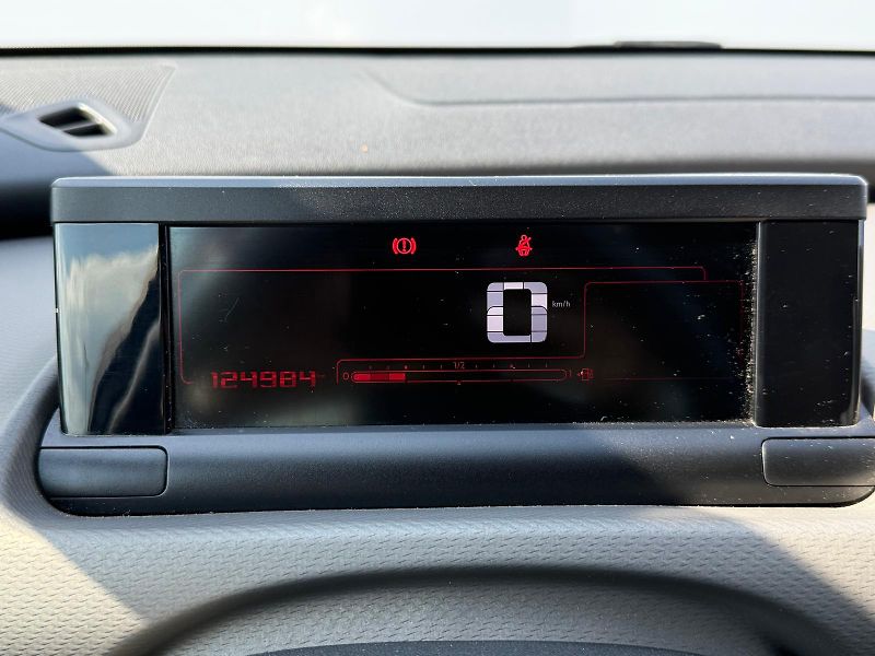 Citroën C4 Cactus 1.6 BlueHDi 73kW - fotka 16 z 27