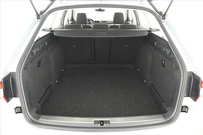 Škoda Superb (2022) Style 2.0 TDI - fotka 11 z 19