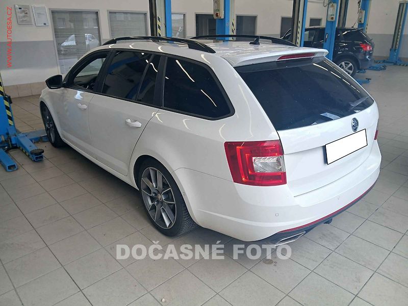 Škoda Octavia (2014) 2.0 TDi, servis.kniha, AT - fotka 2 z 3