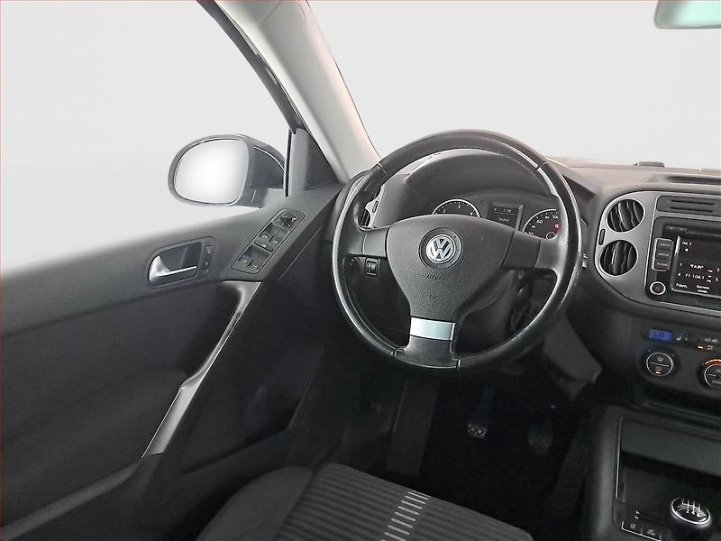 Volkswagen Tiguan (2009) 2.0 TDI, 4X4, ČR,1.maj - fotka 7 z 17