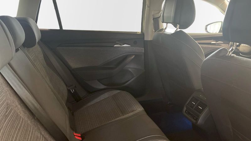 Škoda Superb (2025) Kombi Selection 2.0TDI 110kW D - fotka 11 z 34