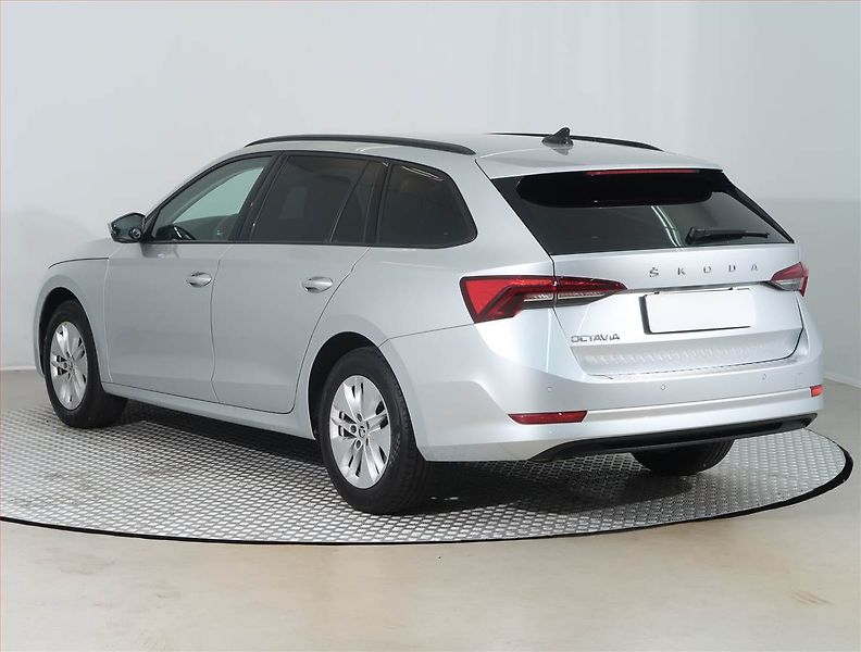 Škoda Octavia (2023) Ambition 2.0 TDI - fotka 4 z 26