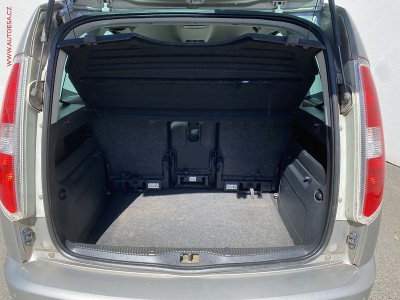 Škoda Roomster (2012) 1.6 TDi, Family, TZ - fotka 7 z 18