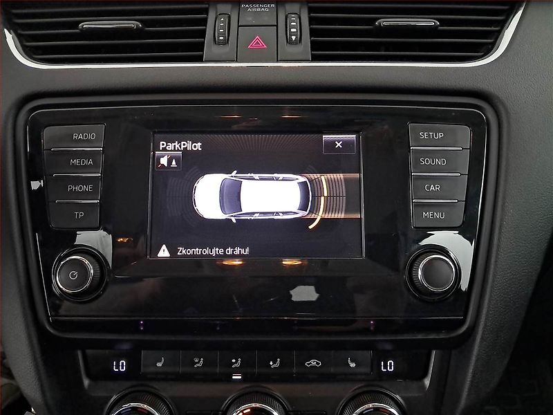 Škoda Octavia (2014) 1.2 TSI, Tempomat - fotka 18 z 18