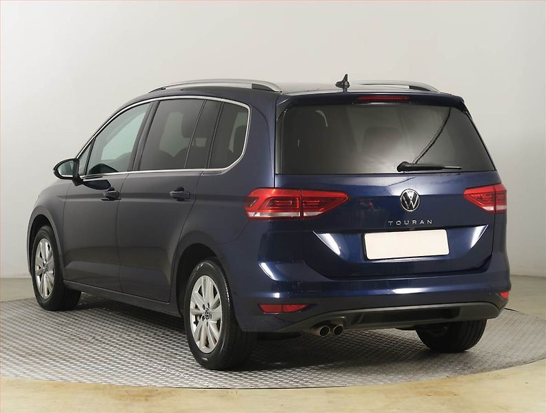 Volkswagen Touran (2023) 2.0 TDI - fotka 4 z 25