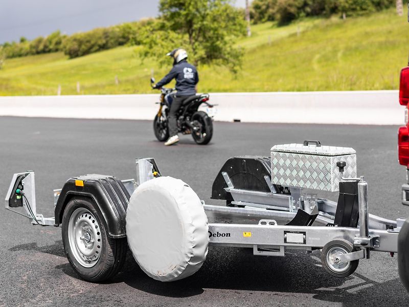 Debon (2026) MOTO 1, přívěs pro 1 motocykl - fotka 8 z 8