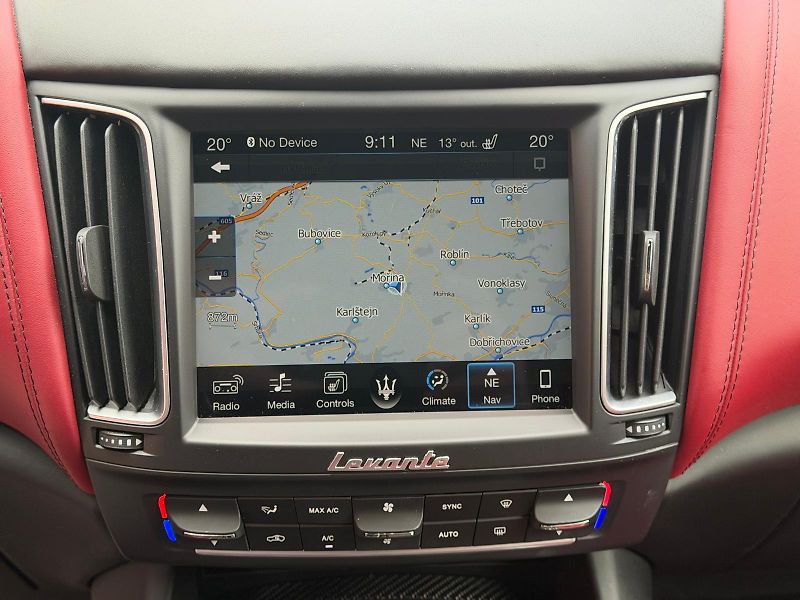 Maserati Levante SQ4-316KW-4x4-H&K-R21-ČR - fotka 19 z 34