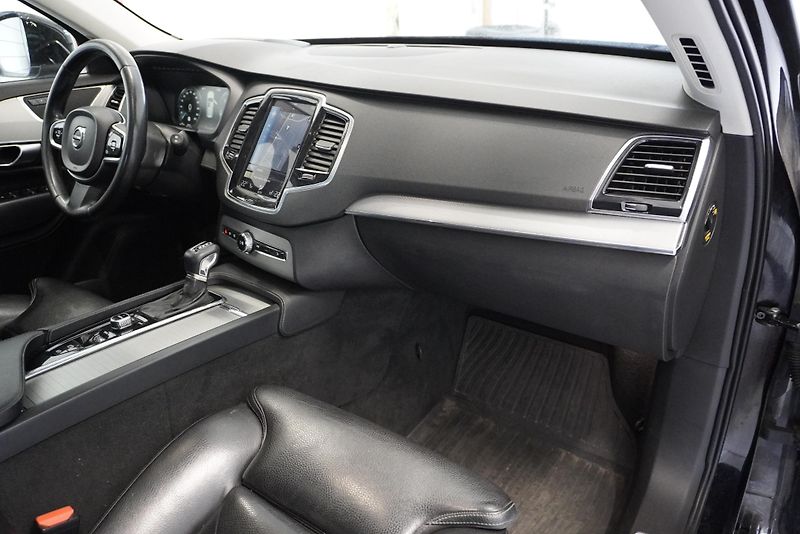 Volvo XC90 D5 AWD AUT. INSCRIPTION - fotka 31 z 34