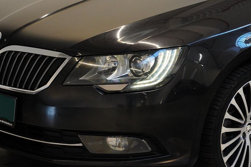 Škoda Superb - fotka 9 z 29