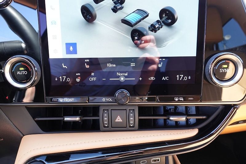 Lexus NX 350h NX350h Executive 4x4 - fotka 23 z 32