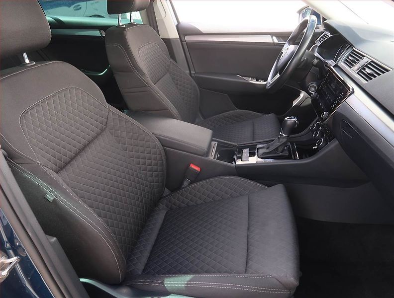 Škoda Superb (2019) Style 2.0 TDI, Automat - fotka 9 z 25