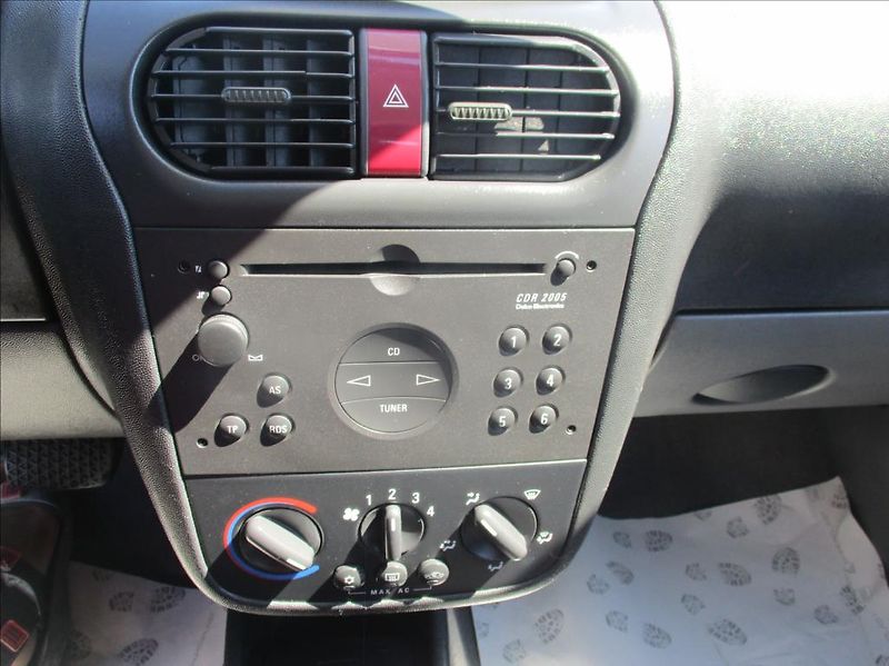 Opel Corsa 1,2 i, automat, klima, servis, - fotka 14 z 27