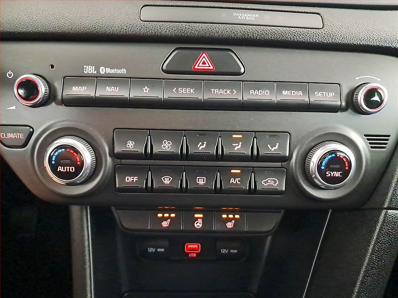 Kia Sportage (2021) 1.6 T-GDI - fotka 18 z 20