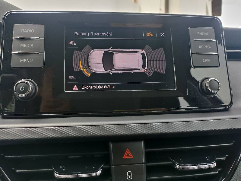 Škoda Kamiq (2021) 1.5 TSI 110kW tažné LED manuál - fotka 14 z 35