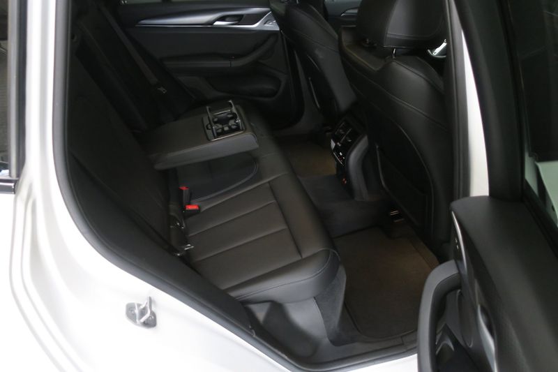 BMW X3 (2022) M Sport xDrive 20d, Nez. top. - fotka 38 z 48