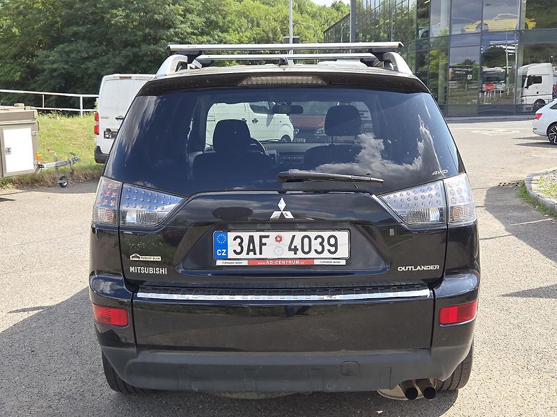 Mitsubishi Outlander 2,0DI-D 4x4  - fotka 5 z 9