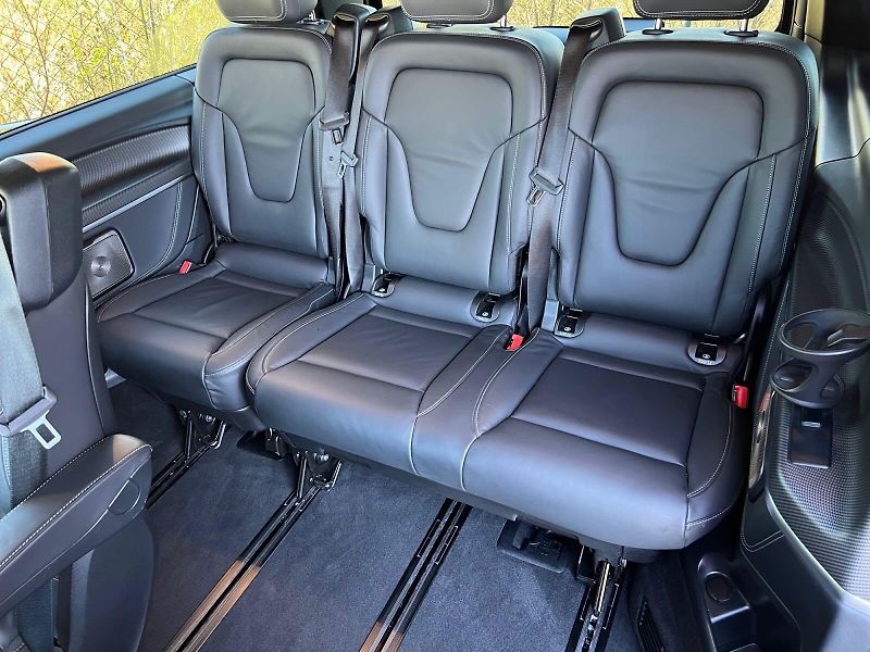 Mercedes-Benz Třídy V (2024) EXCLUSIVE 300d AMG TAŽNÝ 4x4 - fotka 16 z 28